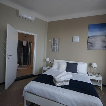 Luna Rooms Savona Bagian luar foto
